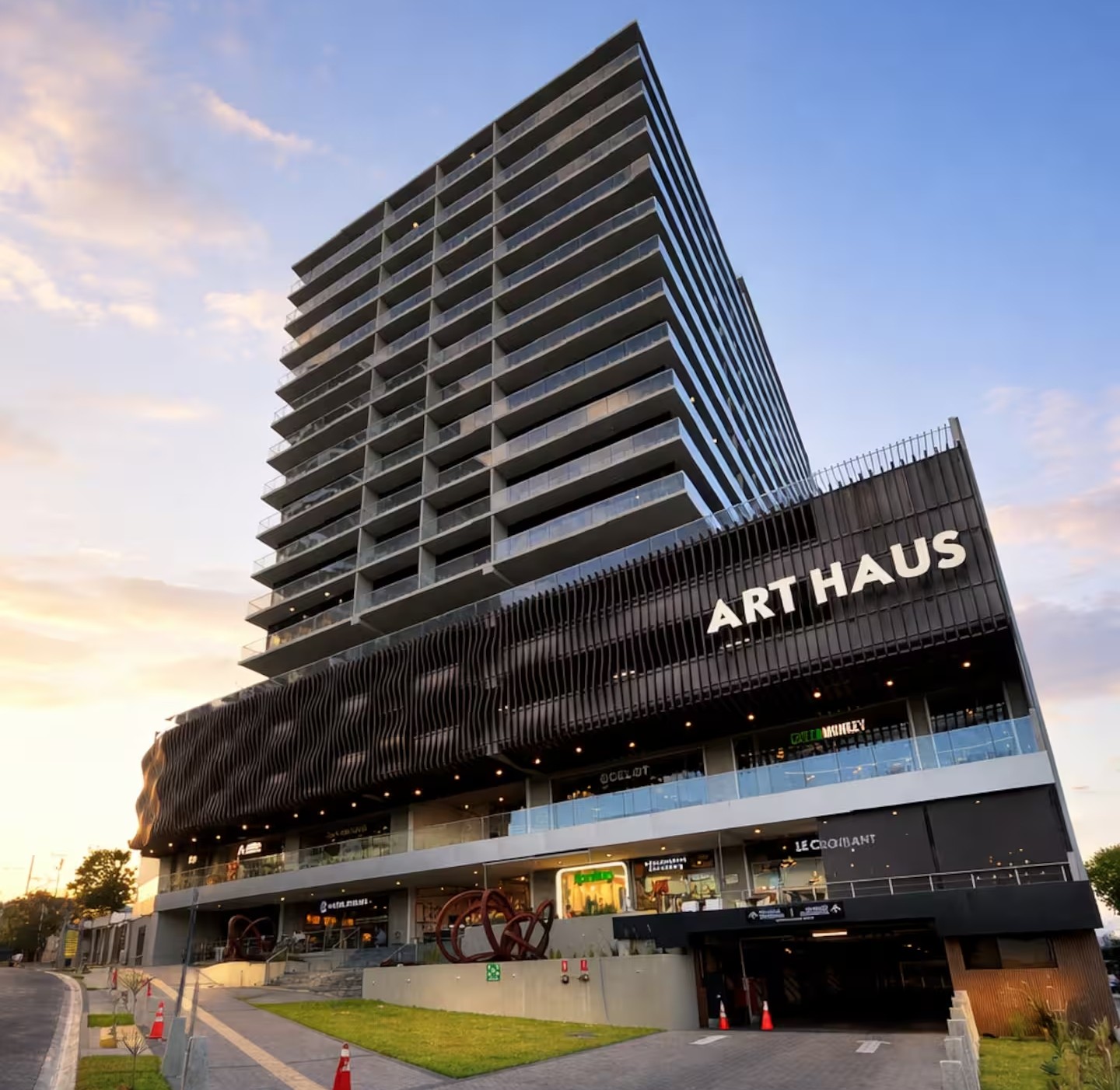 Art Haus Tower in Zona Rosa, San Benito